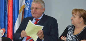Dr Šešelj otkrio tajne klauzule ugovora sa Fijatom