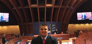 Šešelj u Savetu Evrope: Srbi će preživeti i mafijaški režim Mila Đukanovića!