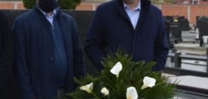Radikali položili venac na grob male Milice