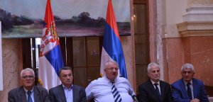 Dr Šešelj: Građani Republike Srpske da ne podležu provokacijama pripremljenim u zapadnim ambasadama i u Sarajevu!
