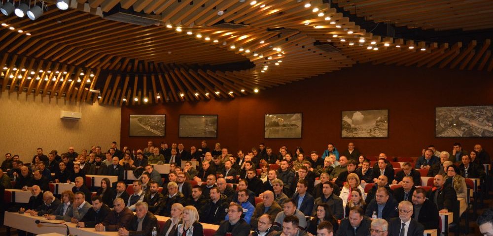 Šešelj sa svim predsednicima odbora u Srbiji