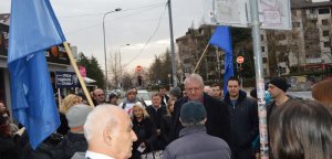 Dr Šešelj: Gradska birokratija sputava legalizaciju!