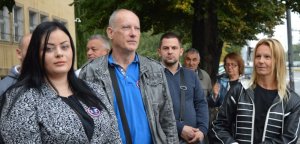 Podrška optuženima za ratni zločin u selu Kravica ispred Specijalnog suda za ratne zločine