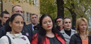 Konferencija za novinare Srpske radikalne stranke  ispred zgrade Specijalnog suda u Beogradu, 18. novembar 2019. godine