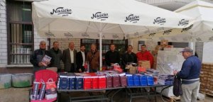 Šešelj delio knjige u Negotinu