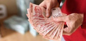 Srpska radikalna stranka ne prihvata da zarade i penzije pa i one najniže ne smeju biti socijalna kategorija