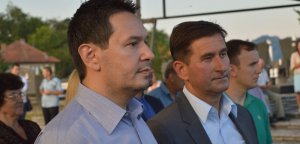 Radikali u Bratuncu odali počast stradalim Srbima srednjeg Podrinja!