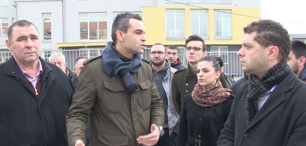 Radikali nastavljaju da rešavaju probleme običnih građana