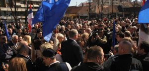 Šešelj: Investirati suficit u finansiranje državnih obaveza prema građanima!