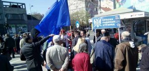 Podela knjiga dr Vojislava Šešelja građanima Novog Sada!