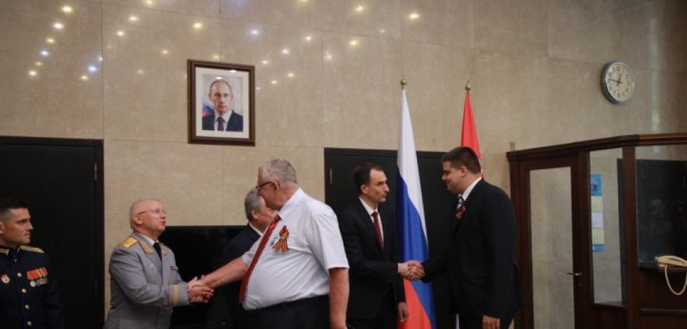 Pritiskaju Srbiju ali se mora izdržati po svaku cenu, ne sme biti uzmicanja