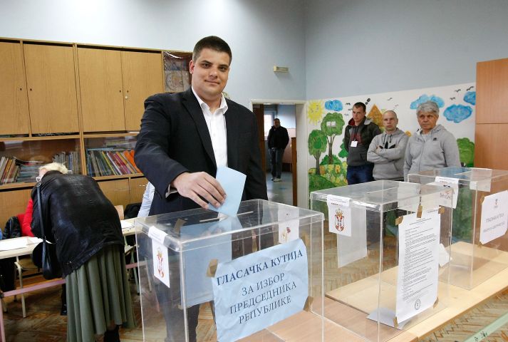 Šešelj glasao u Batajnici